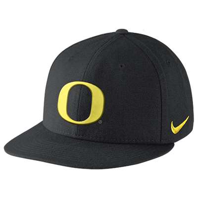 Nike Oregon Ducks Dri-Fit True Authentic Fitted Flat Bill Hat