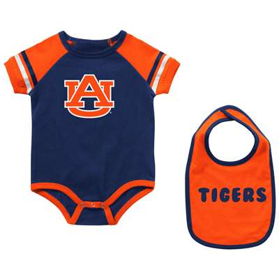 Colosseum: Arizona Infant Onesie With Bib