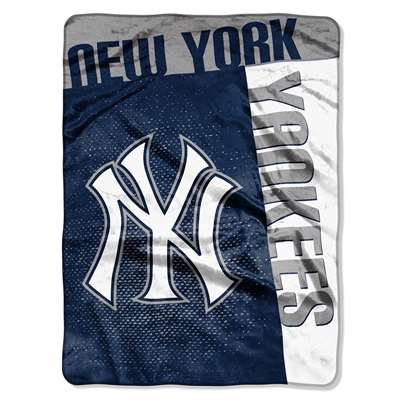 Blanket: New York Yankees Raschel Throw